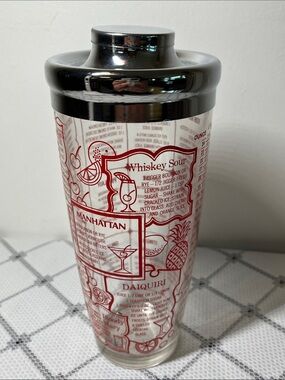 vintage Irvinware cocktail shaker 
1970s
classic drink recipes printed
24 ounce